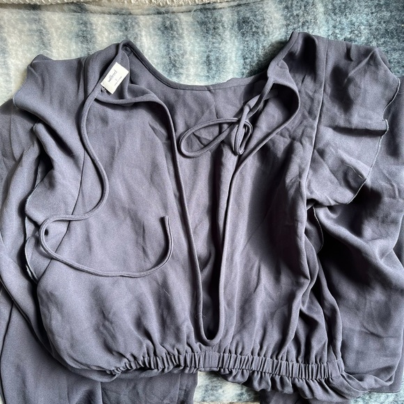 Aritiza Woman’s Flowy Jumpsuit Ankle-Cropped Wide Leg. - Picture 6 of 6